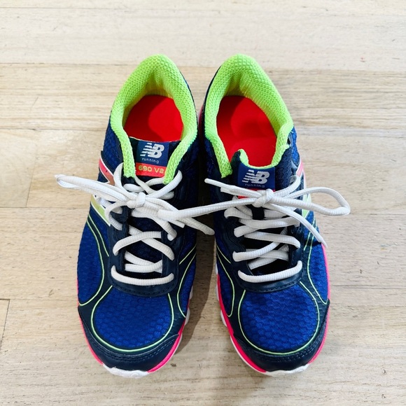 New Balance Shoes Women's  size 6 690 - Picture 2 of 6